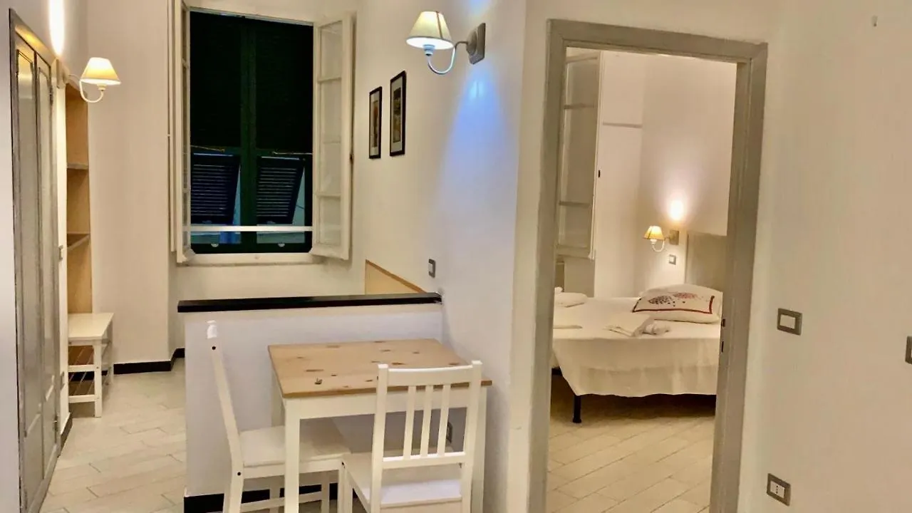 Via Mazzini - Francamaria Rooms Vernazza 0*,  Italy