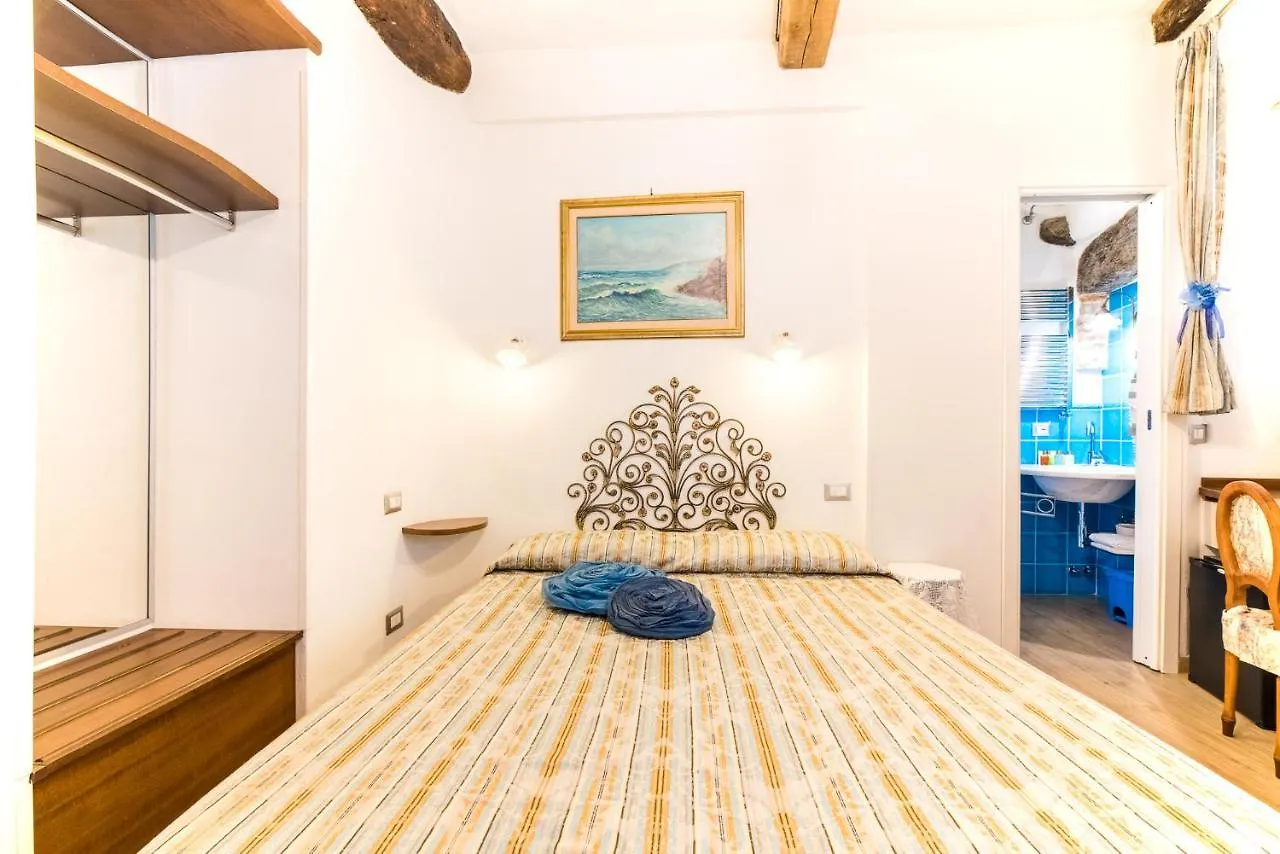 Via Mazzini - Francamaria Rooms Vernazza 0*,  Italy