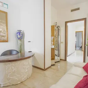 https://casa-milano.italymilanhotels.net