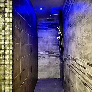 https://feelingsuites.sicilyhotelsitaly.net