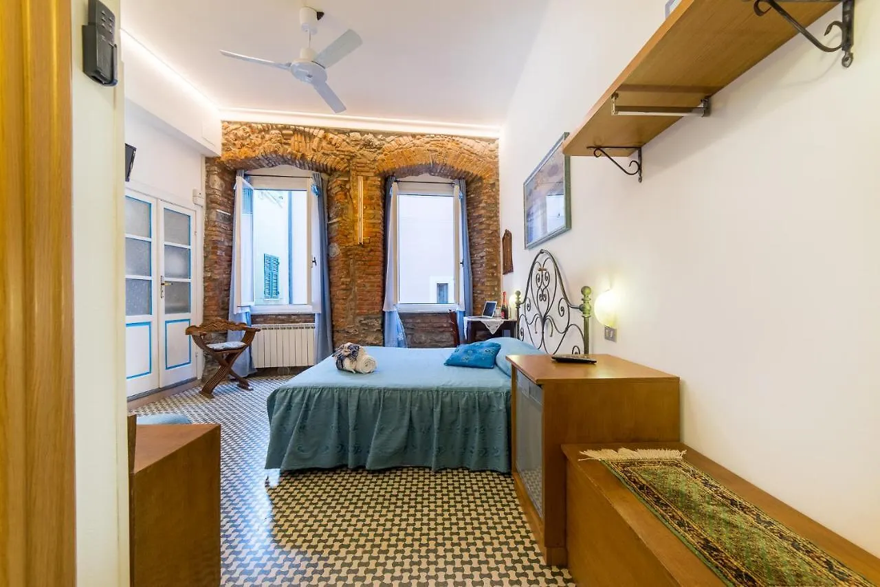Via Mazzini - Francamaria Rooms Vernazza Penzion