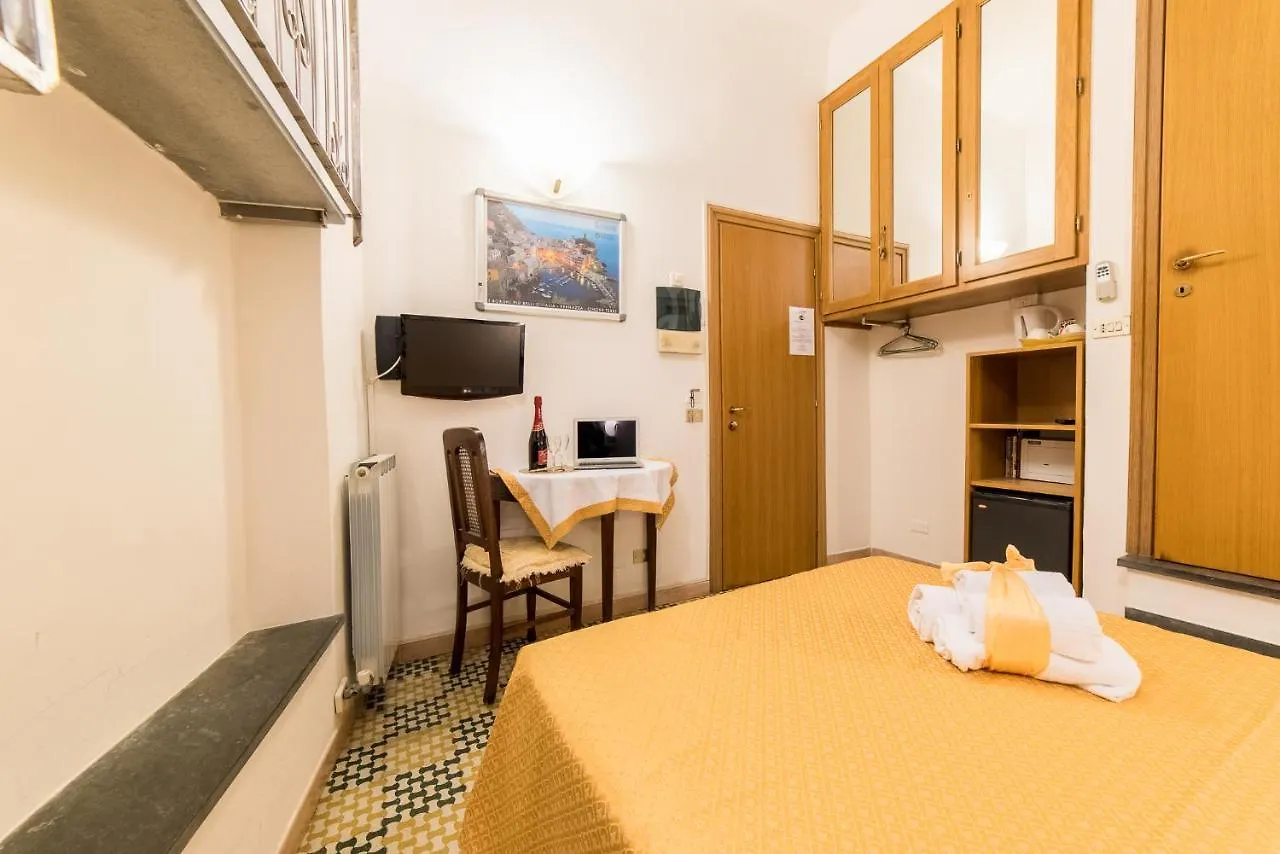 Via Mazzini - Francamaria Rooms Vernazza Penzion